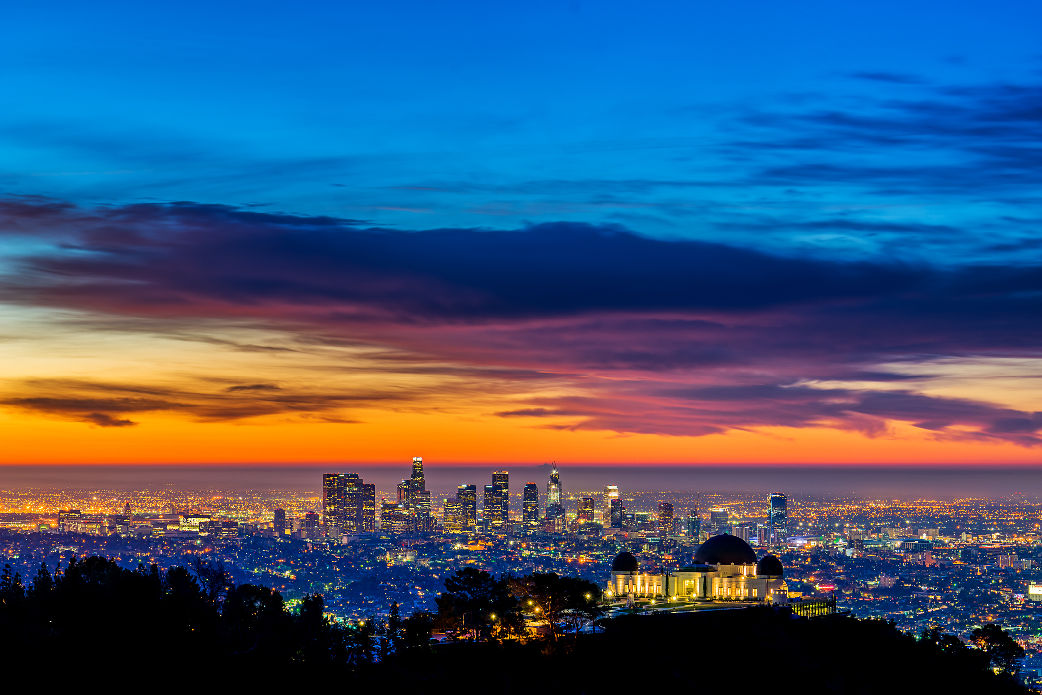 <em>Los Angeles</em>